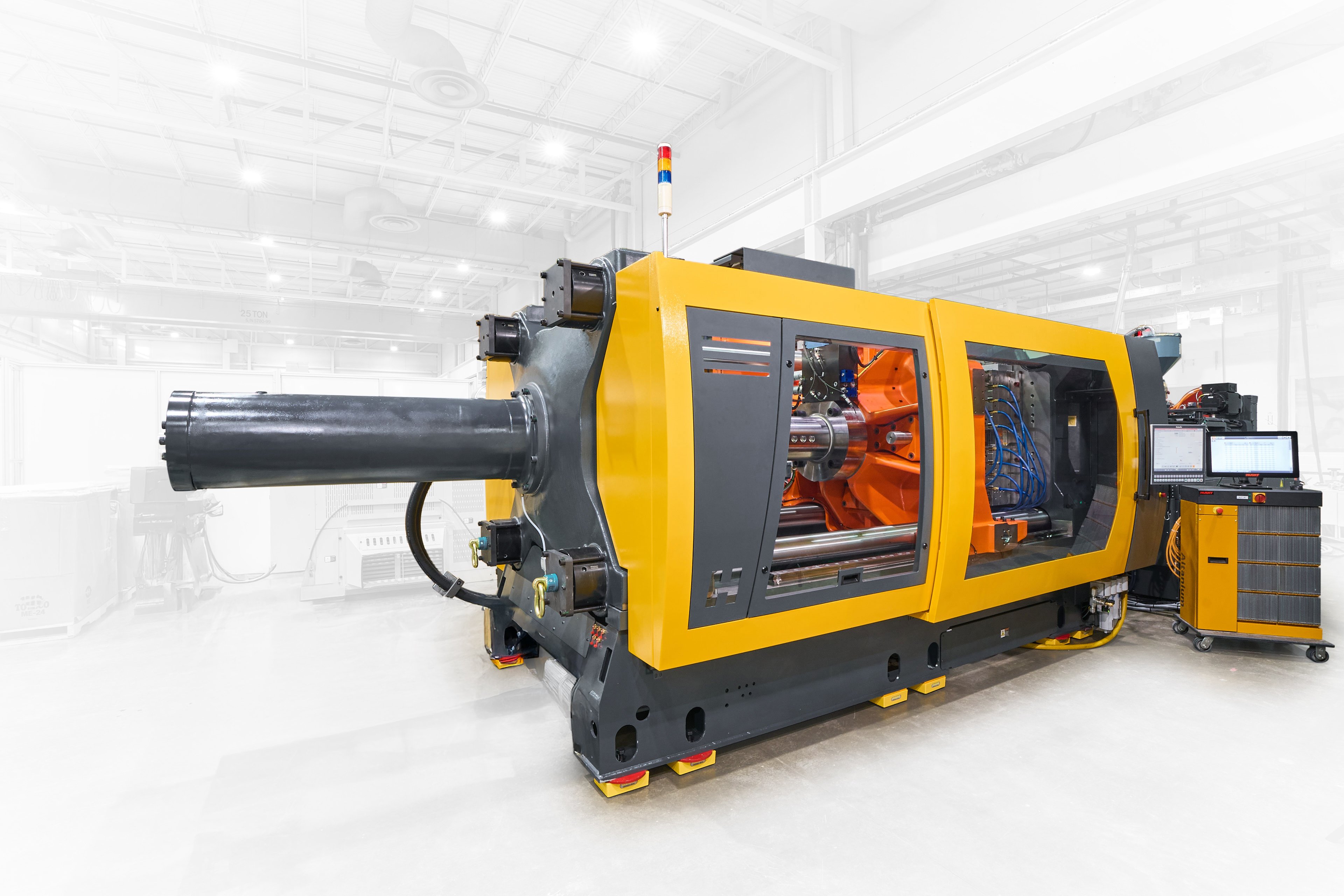 Electric or Hydraulic: Machine Dynamics in Packaging Molding