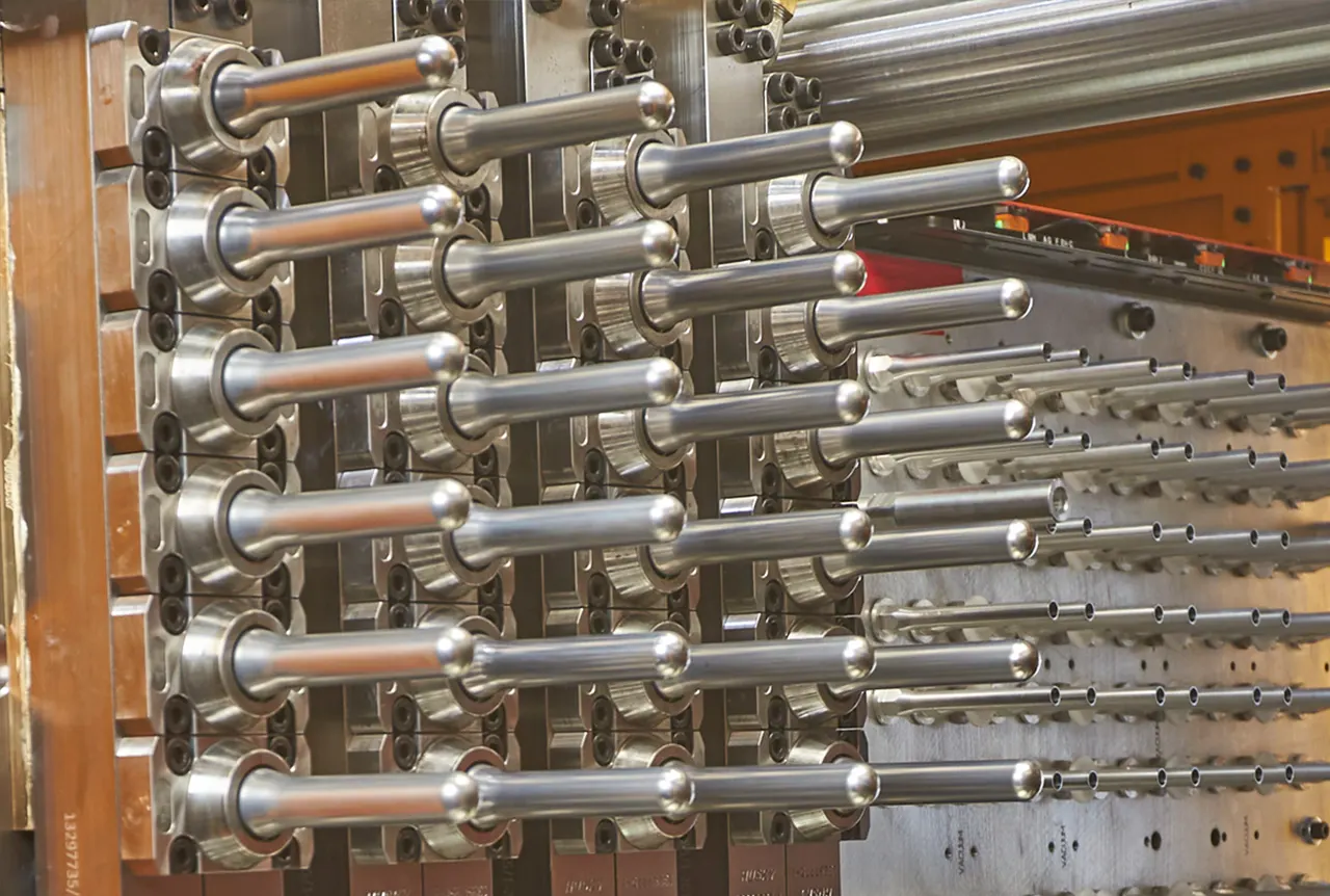 Plastic bottle molding machine solutions